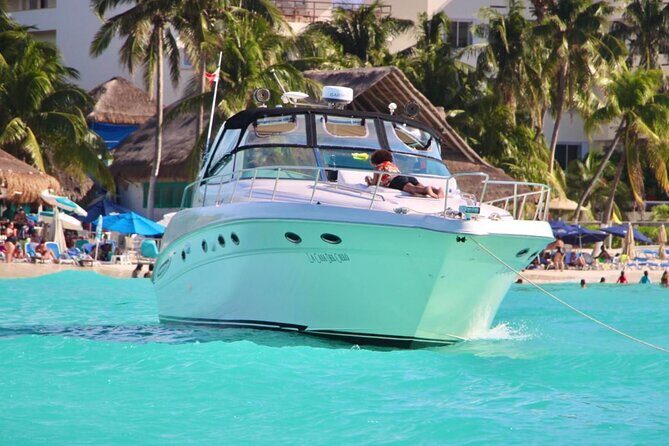 Cruise in Style on our 48 Foot Yacht in Cancun for 15 People - Key Points