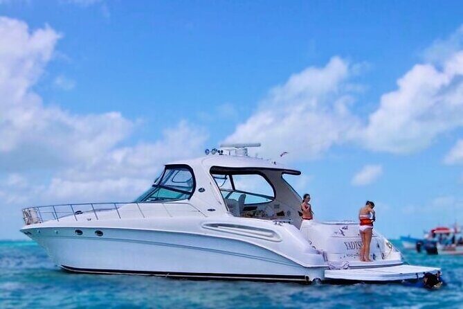 Cruise in style on our 60-foot yacht in Cancun for 20 people - FAQ