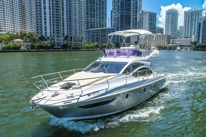 Cruise Miami in a Luxurious Azimut Flybridge Yacht - A Closer Look at the Yacht Experience