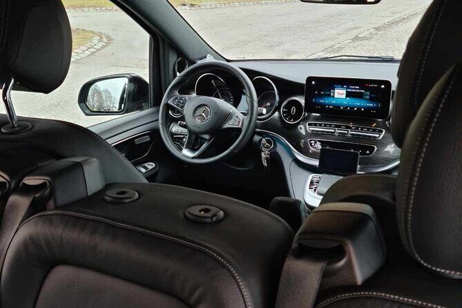 Cruise port VIP Transfer : Cruise port to Arlanda Airport 1-3 passenger - How the Service Plays Out