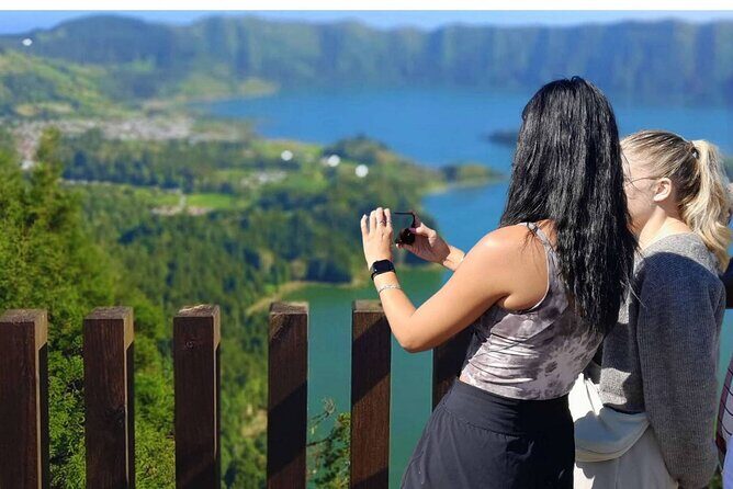 Cruise Travellers: Sete Cidades Volcano, The Blue & Green Lake - Key Points