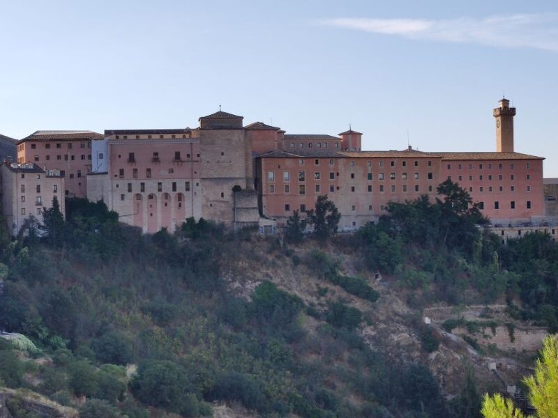 Cuenca: Nighttime Highlights Walking Tour in Spanish - Who Should Consider This Tour?