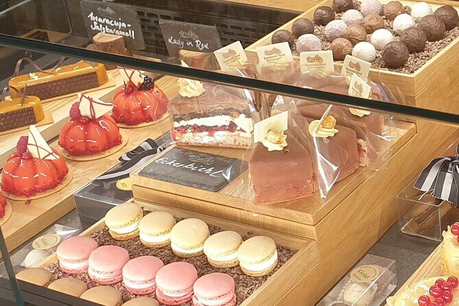 Cultural and culinary pleasure tour through Innsbruck's old town - Key Points