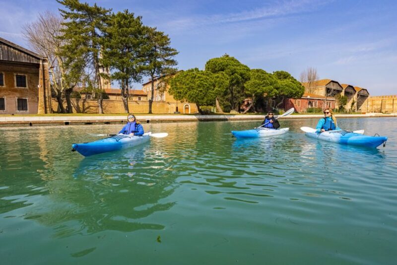 Cultural Kayak Tour: Discovering the Citys Canals - An Introduction to the Tour