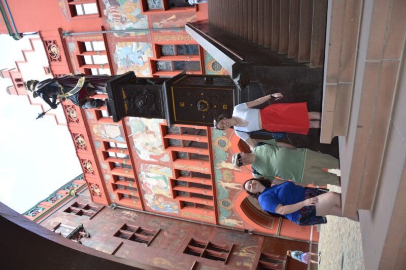 Customizable walking tour with local photographer - What Is the Duration and Cost?