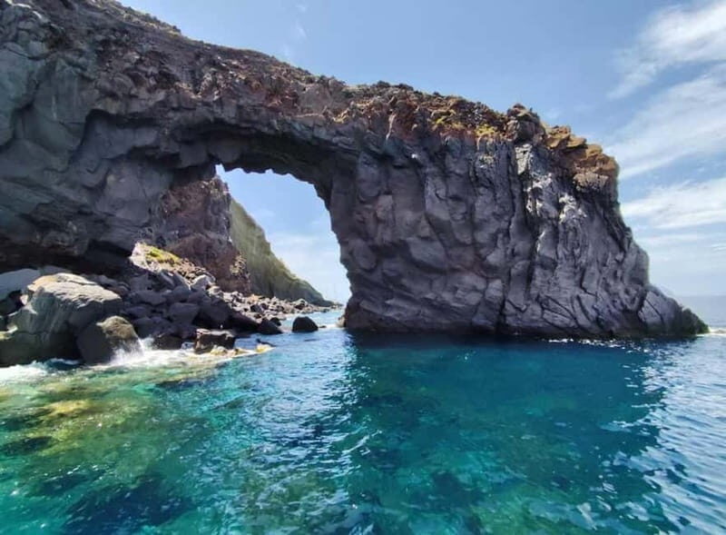 Da Lipari: Tour in Barca Salina e Lipari (7h) PICCOLO GRUPPO - The Experience: What to Expect on This Sea Day