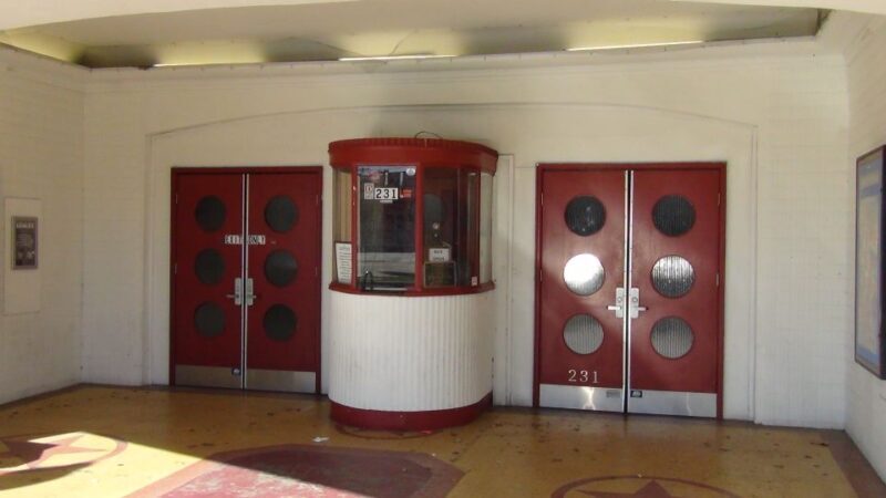 Dallas: 2-Hour JFK Assassination Tour without Museum - Walking Through the Tour Experience