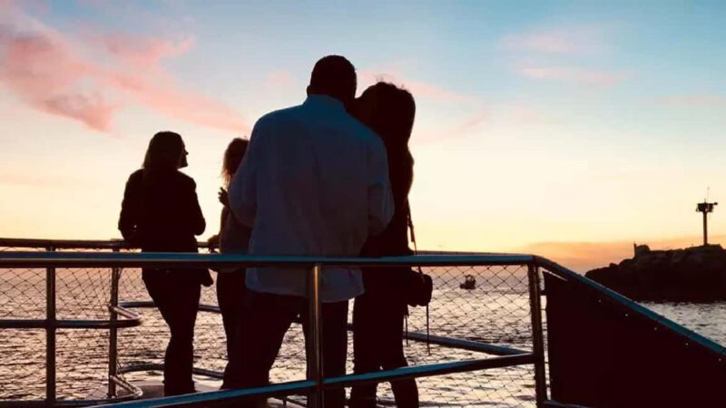 Dana Point: Evening Harbor Wine Cruise with snacks - Key Points