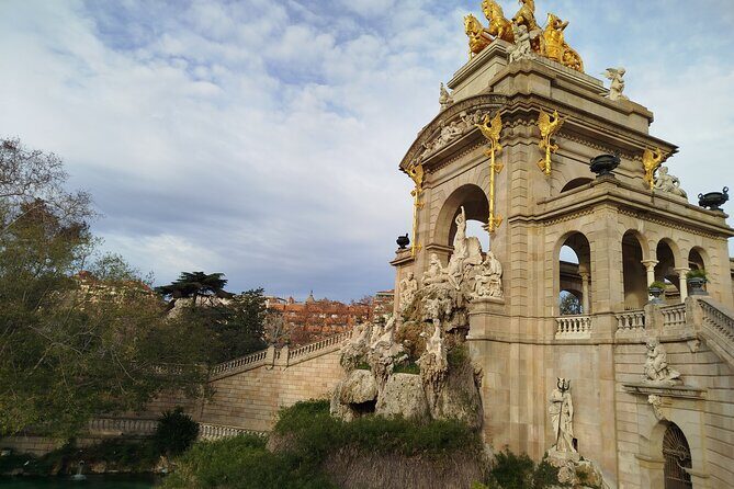 Dance Cuban Salsa and live Cuban Culture in Barcelona - Key Points