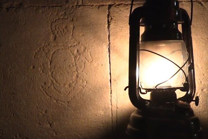 Dark Tales of the Old Town - The Experience Through the Eyes of Travelers