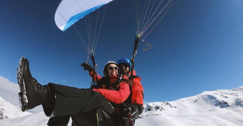 Davos: Tandem Paragliding Flight - An In-Depth Look at the Davos Tandem Paragliding Experience