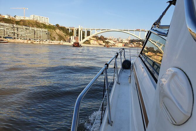 Day trip by private yacht to Curva da Lomba from Porto - A Relaxed Day on the Douro: Private Yacht to Curva da Lomba