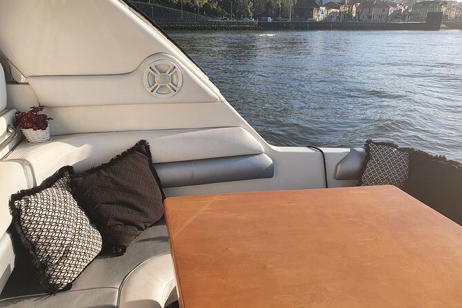 Day trip by private yacht to Curva da Lomba from Porto - Key Points