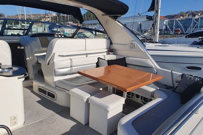 Day trip by private yacht to Curva da Lomba from Porto - FAQs