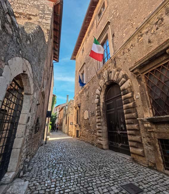 Day trip from Rome: Garden of Ninfa and village of Sermoneta - Key Points