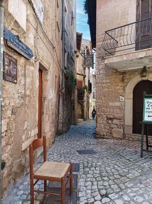 Day trip from Rome: Garden of Ninfa and village of Sermoneta - FAQ