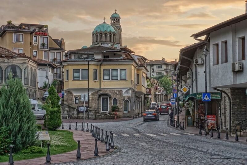 Day Trip to Bulgaria and Veliko Tarnovo from Bucharest - Key Points