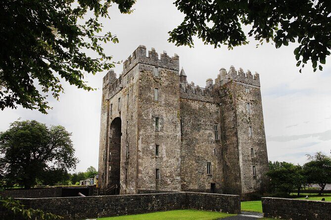 Day trip to Cliffs of Moher, Bunratty Castle and Ennis - The Overall Experience and What to Expect