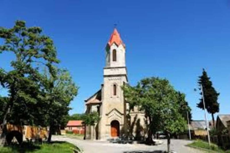 Day trip to Dashbash Canyon with Licensed Guide - FAQ