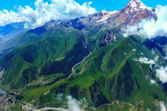 Day Trip to Gudauri and Kazbegi Including 4WD - Who Should Consider This Tour?