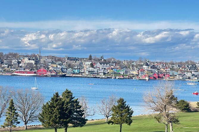 Day Trip to Lunenburg, Mahone Bay and Peggy's Cove from Halifax - FAQs