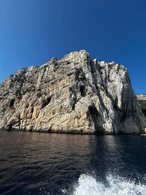 Day trips by dinghy to Capo Figari and Figarolo - Key Points