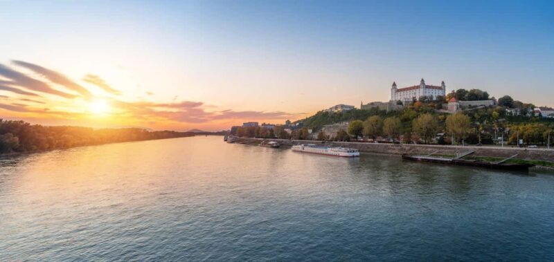 Day trips from Vienna: Bratislava and Budapest with Guide - Moving on to Budapest: The Pearl of the Danube