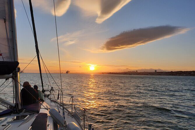 Daytime/Lisbon Sunset Boat with history and wine (small group) - An In-Depth Look at the Experience