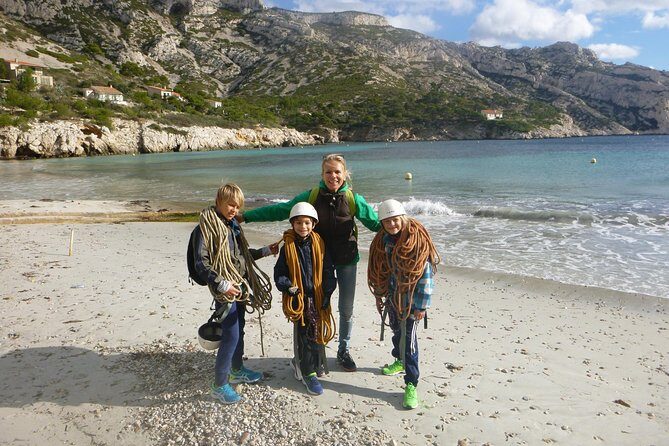 Daytime multi-pitch climbing in the Calanques National Park - What to Expect from the Climbing Experience