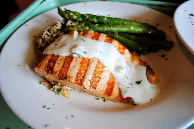 Daytime Yacht Dance Cruise with Optional Dining - Who Will Love This Tour?