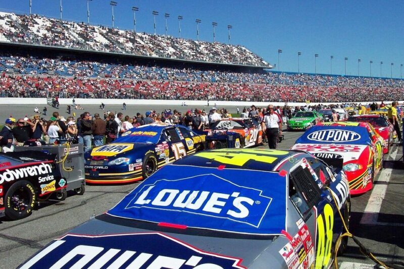 Daytona Beach: Daytona 500 NASCAR Race Ticket - What You Can Expect from the Daytona 500 NASCAR Race Ticket Tour