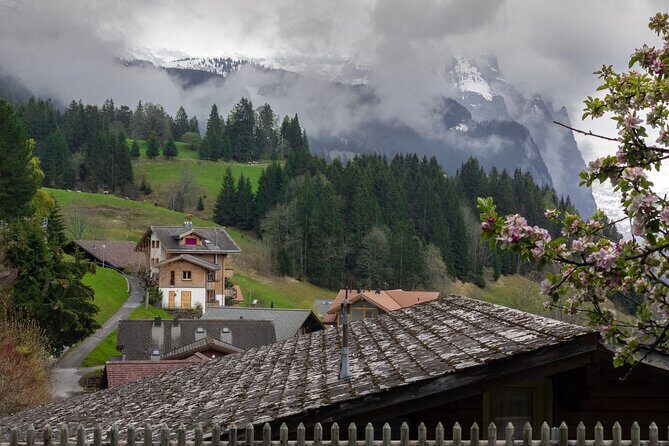 Daytrip to Swiss Villages: Interlaken Grindelwald & Lauterbrunnen - Stop 3: Lauterbrunnen