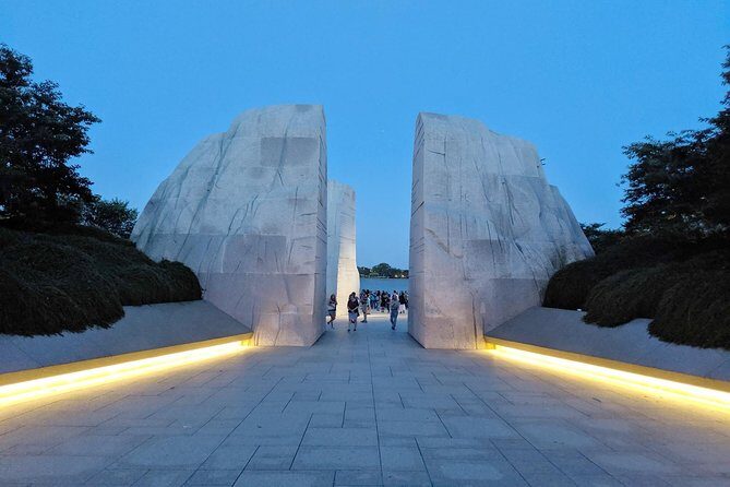 DC Monuments and Memorials Night Tour, Glass Top Upgrade Option - FAQ
