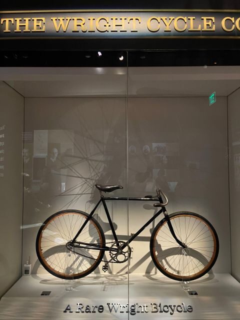 DC: Smithsonian Highlights Walking Tour with Air and Space - Key Points