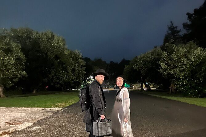 Dead Of Night Ghost Tour in Williamsburg / PARANORMAL EQUIPMENT - The Experience: What You Can Expect on the Tour