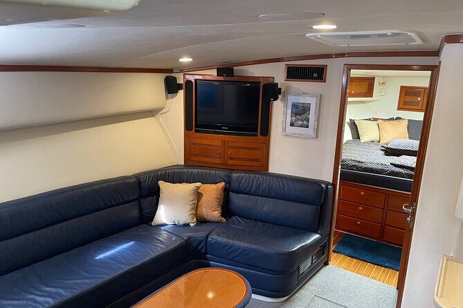 Deep Sea Fishing Charter in Waikiki, Hawaii - Key Points