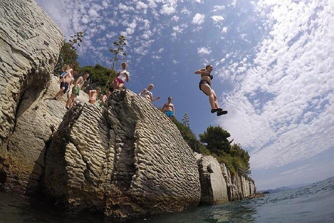 Deep Water Solo and Cliff Jumping Tour in Split - Diving into the Deep Water Solo and Cliff Jumping Tour in Split