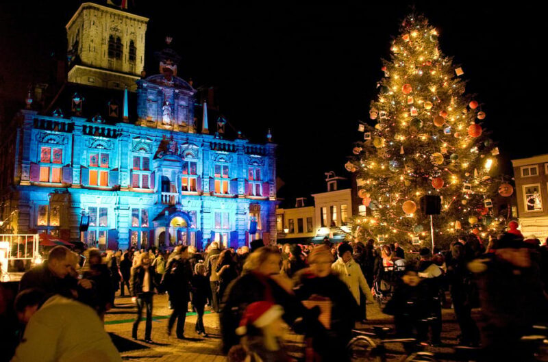 Delft: Christmas Walk with Oliebollen and Glühwein - How the Tour Unfolds: A Step-by-Step Breakdown