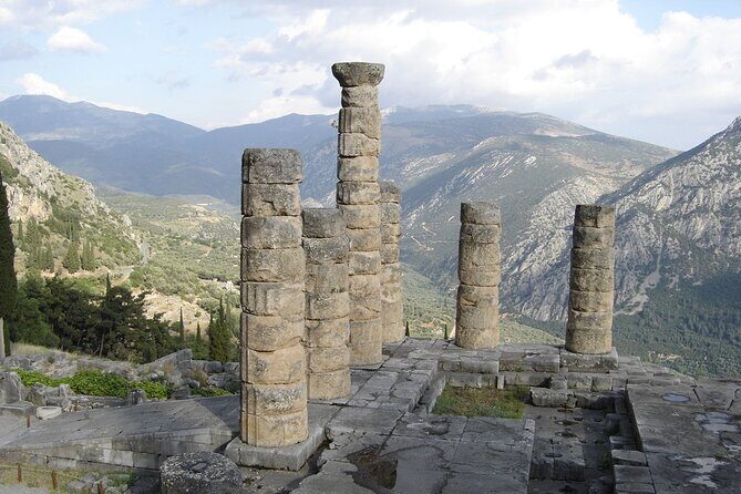 Delphi, Arachova and Levadia Krya Springs, Private Day Tour - Delphi Archaeological Museum: Art and Artifacts