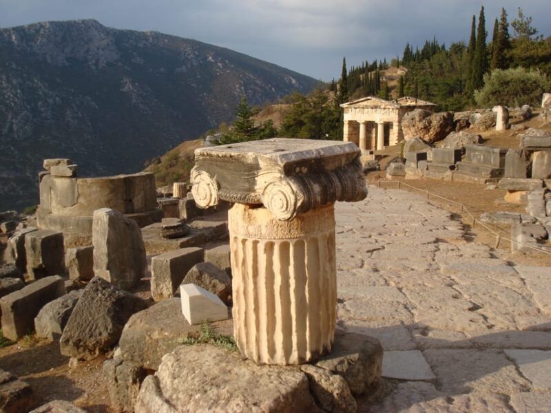 Delphi, Corycian Cave, and 300 Battlefield private tour - The Logistics: What’s Included and What’s Not