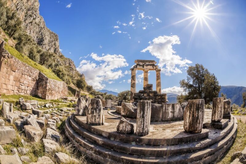 Delphi Guided Walking Tour and Admission Ticket - Key Points
