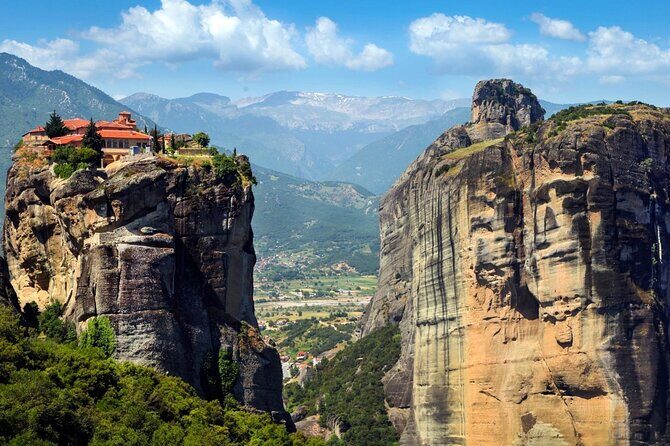 Delphi, Meteora and Thermopylae 2-Day Private Tour from Athens - Analyzing the Cost and Overall Value
