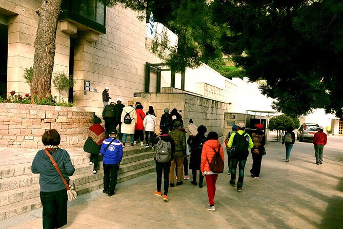 DELPHI Private Day Tour PLUS Hiking, BIking or Olive Tasting - FAQs