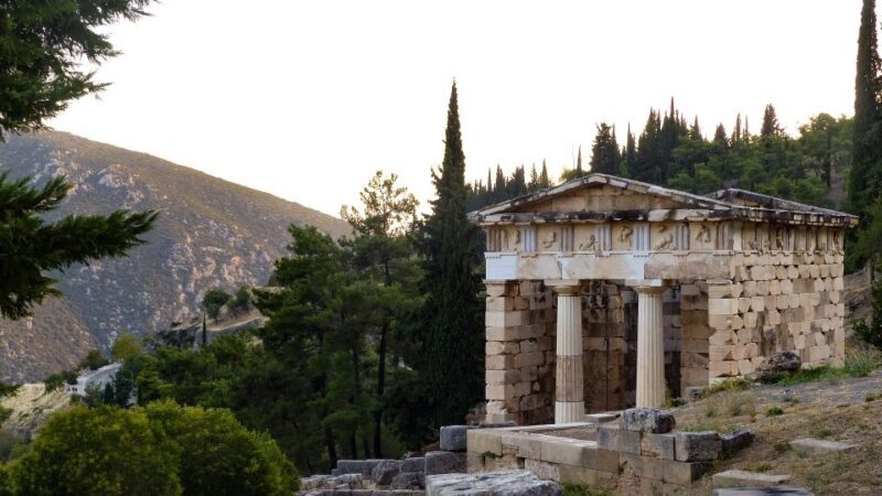 Delphi: Spanish guided one day tour - Key Points