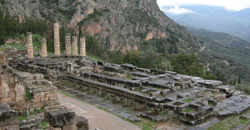 Delphi: Spanish guided one day tour - Deep Dive into the Itinerary