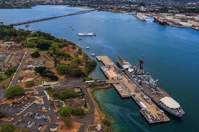Deluxe Arizona Memorial and USS Missouri Battleship Tour - Who Should Consider This Tour?