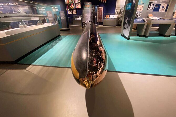 Deluxe Arizona Memorial Bowfin Submarine and Honolulu City Tour - Key Points
