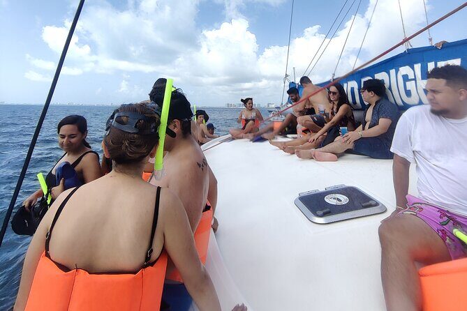 Deluxe Catamaran to Isla Mujeres, with Drinks, Snorkel & Buffet - Setting sail: What to expect from this catamaran tour