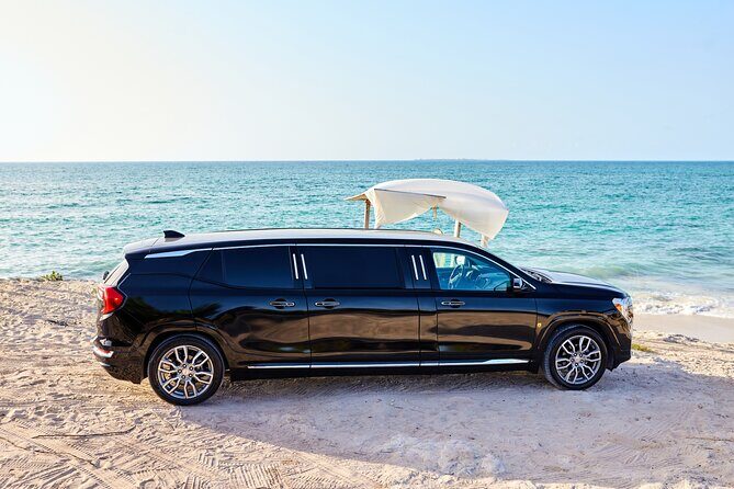 Deluxe GMC Limousine from CUN Airport to Playa Mujeres - A Glimpse into the Experience