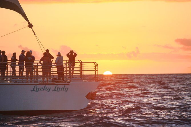 Deluxe Na Pali Sunset Tour on the Lucky Lady - The Experience in Detail